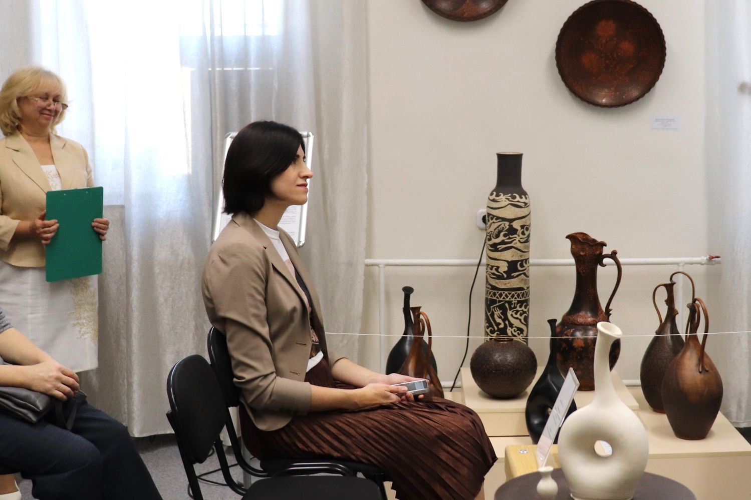 на открытии выставки гончарного мастерства в ГХМАК_muzeighmak.jpg