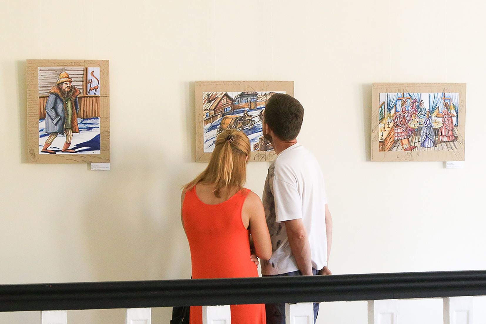 посетители выставки в Доме Морозова_Ольга Ведерникова.jpg