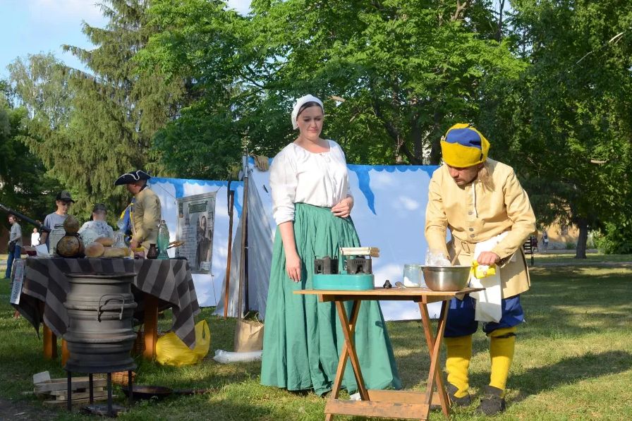 старинные угощения_Прогулки по старому городу_Бийск_Сергей Кулыгин_biwork.ru.jpg
