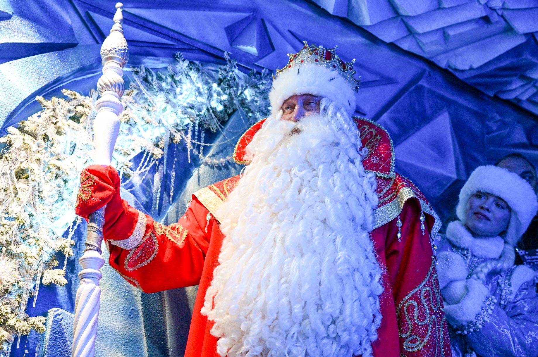 Дед Мороз в вагоне Снежной Королевы_dedmoroztrain.jpg