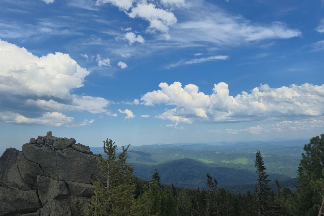 виды на маршруте К вершине Синюхи _путевка Сила гор_belokurikha.ru.jpg