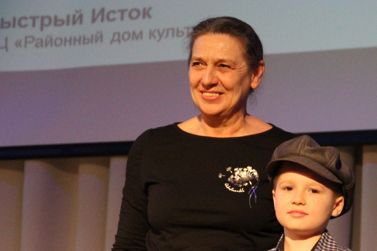 Любовь Хотиёва на фестивале искусств в Быстром Истоке_museumvzolotuhin.jpg