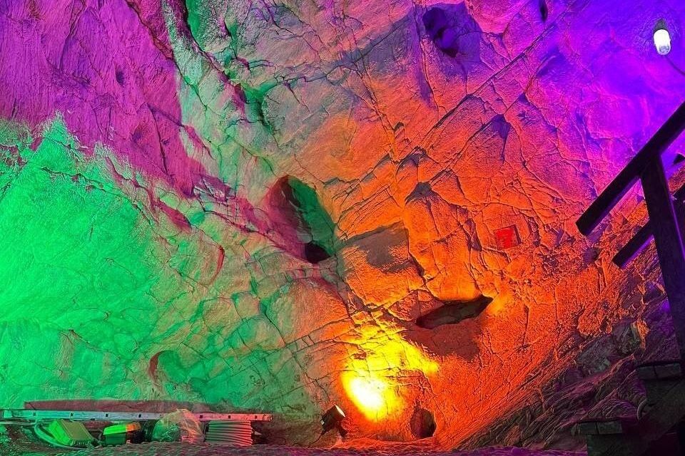 новая подсветка Тавдинских пещер_alttur22.jpg