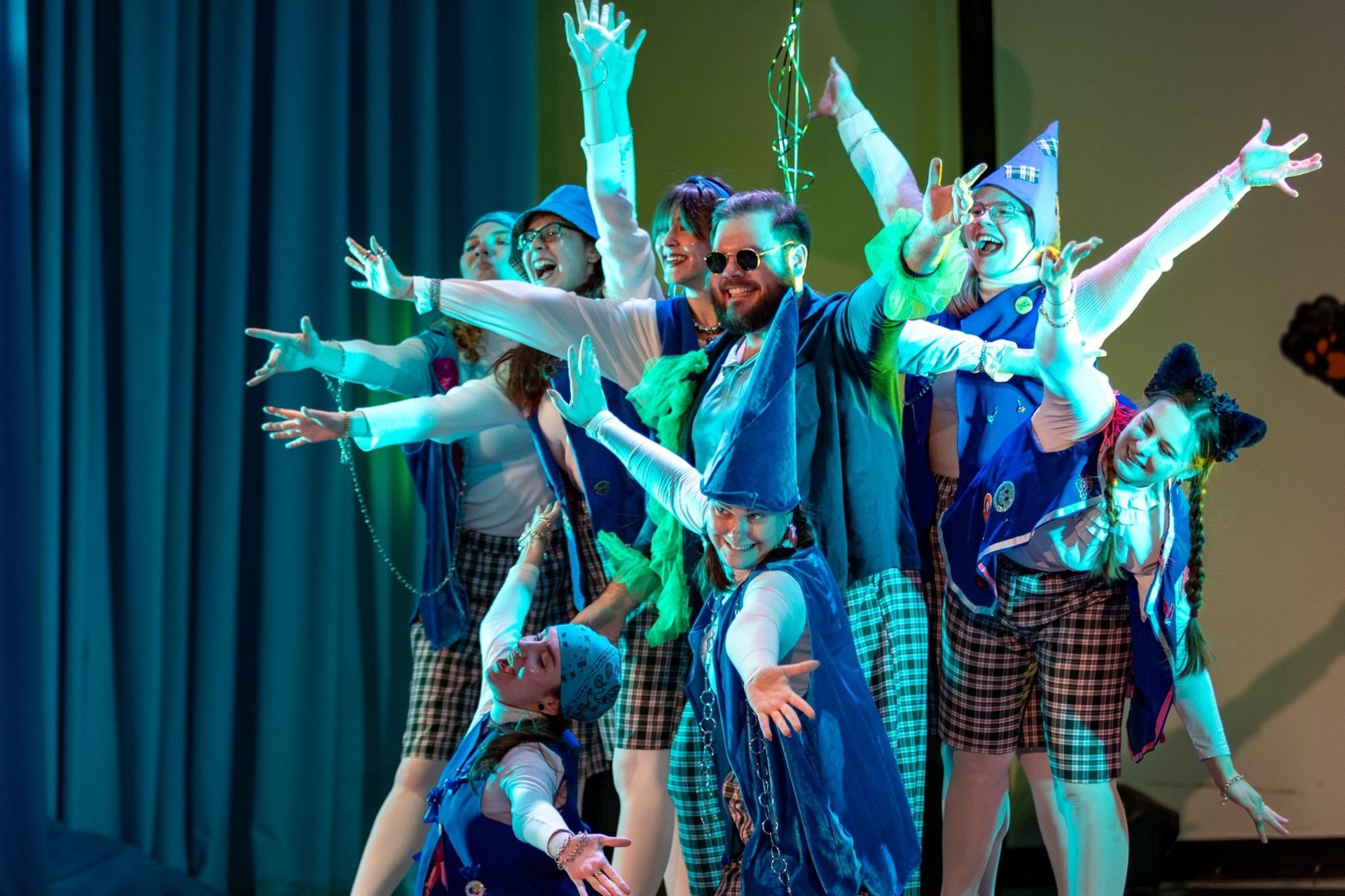 фрагмент спектакля Волшебник изумрудного города творческой мастерской Homo Artisticus_homo_artisticus.jpg