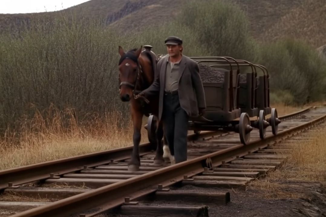 кадр из фильма Наш серебряный край в Змеиногорске_gmilika22.ru.jpg