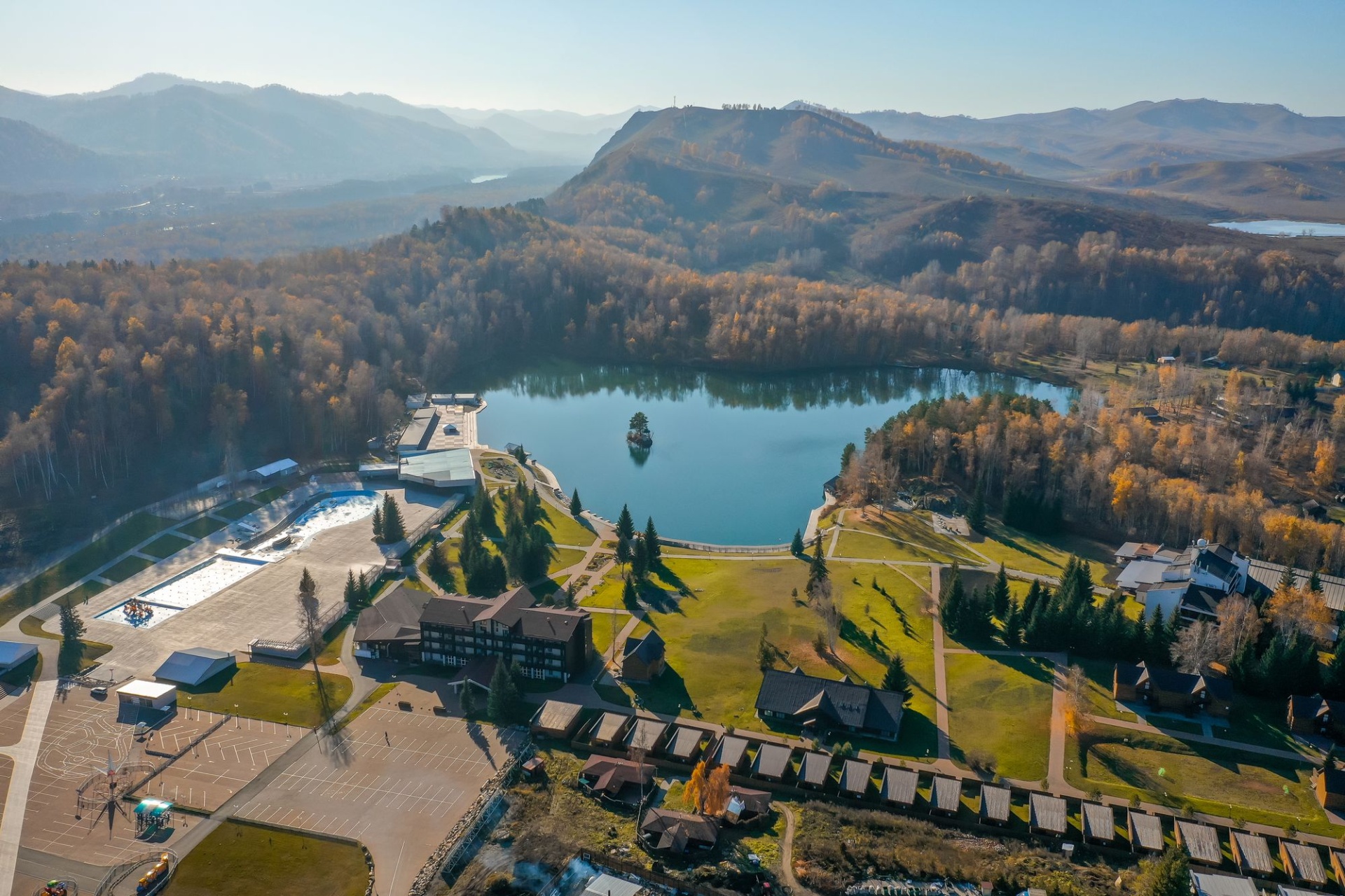 вид на озеро Ая_Антон Мелёшкин.jpg