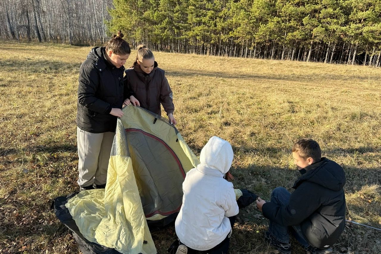 установка палатки в Походе Первых_kunokrug.jpg установка палатки в Походе Первых_kunokrug.jpg