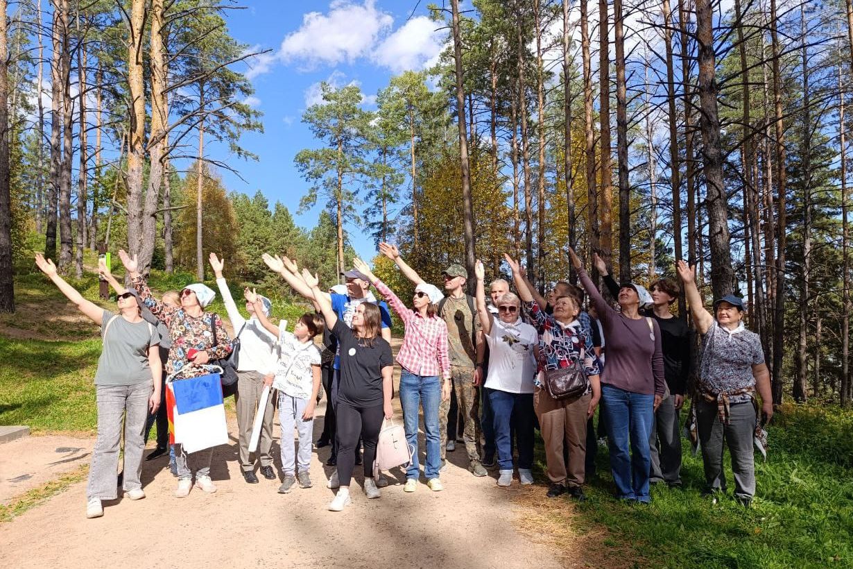 участники экскурсионного флешмоба в Белокурихе_Олеся Холкина.jpg
