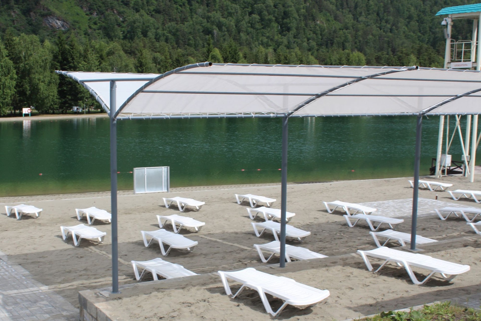 пляжная зона на искусственном озере Бирюзовой Катуни_alttur22.jpg