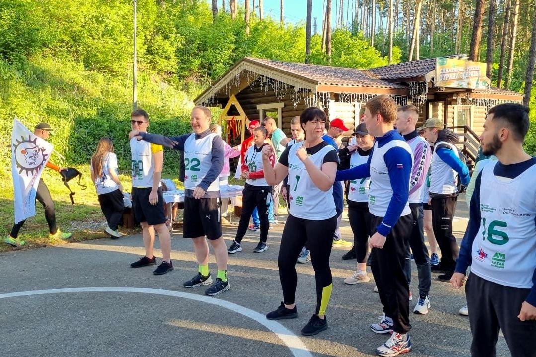 разминка гостей АТР на Трассе здоровья санатория Россия_er22belokuriha.jpg