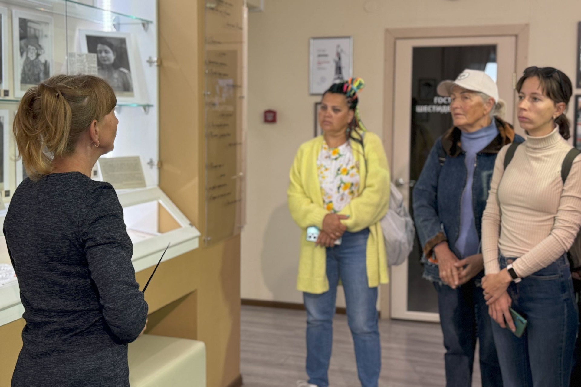 участники экскурсионного флешмоба в музее Рождественского_Анна Доронина.jpg