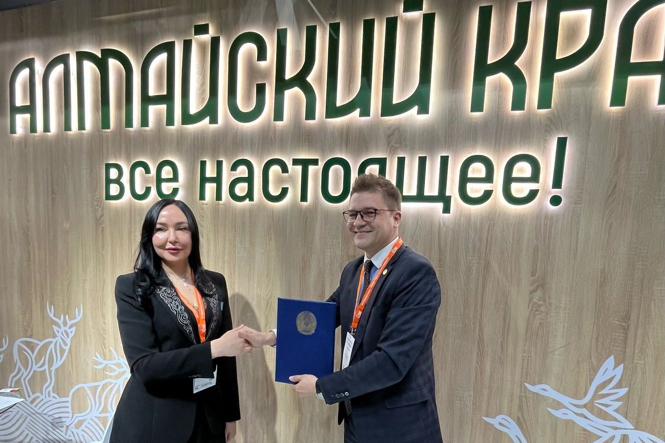 подписание меморандума о сотрудничестве с Visit East Qazaqstan_Сергей Попович.jpg