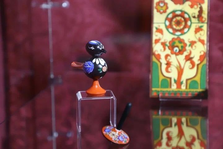 Рогульская роспись на выставке Агаты Кукушкиной в ГМИЛИКА.jpg