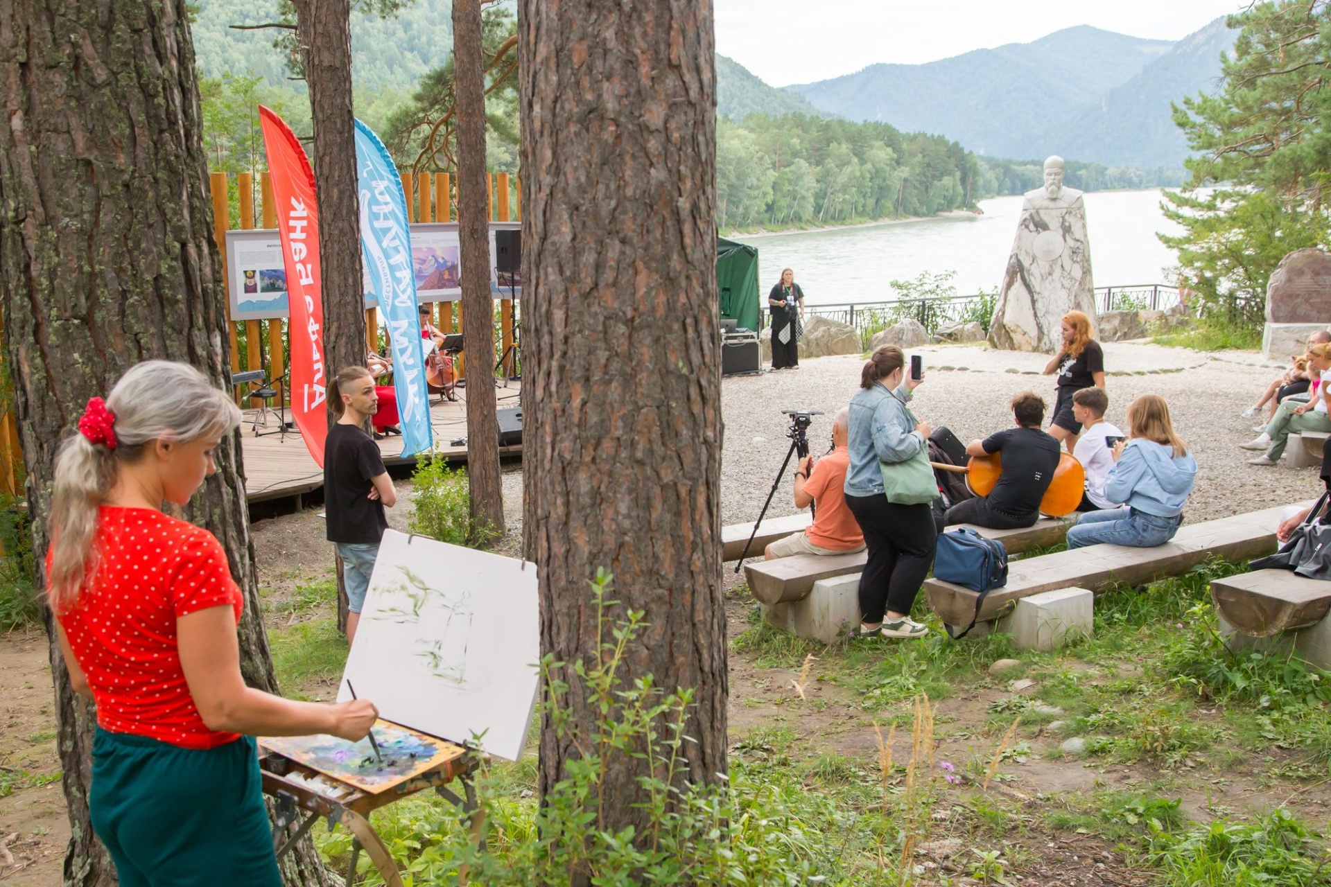 арт-локация в Парке Рериха на фестивале Шум Катуни_Владимир Вдовин.jpg