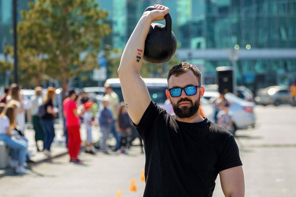 соревнования силачей у ТРЦ Гэлакси_galaxy_barnaul.jpg