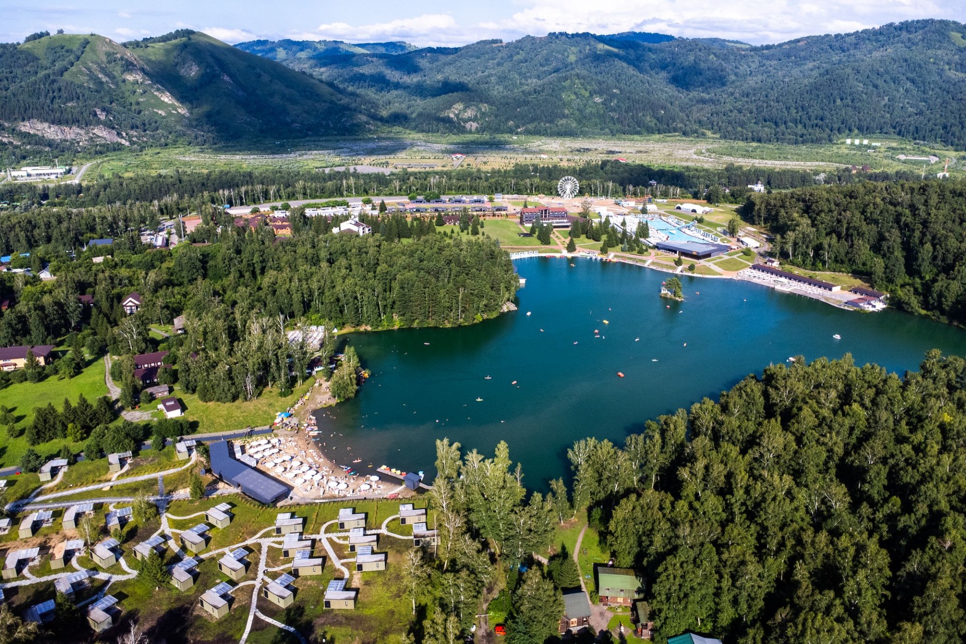 туристская инфраструктура вокруг озера Ая_Валерий Степанюк.jpg