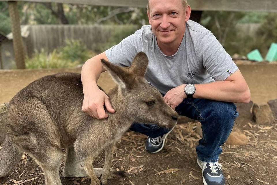 Сергей Блошкин с австралийским кегшуоу_budniputeshestvenika.jpg