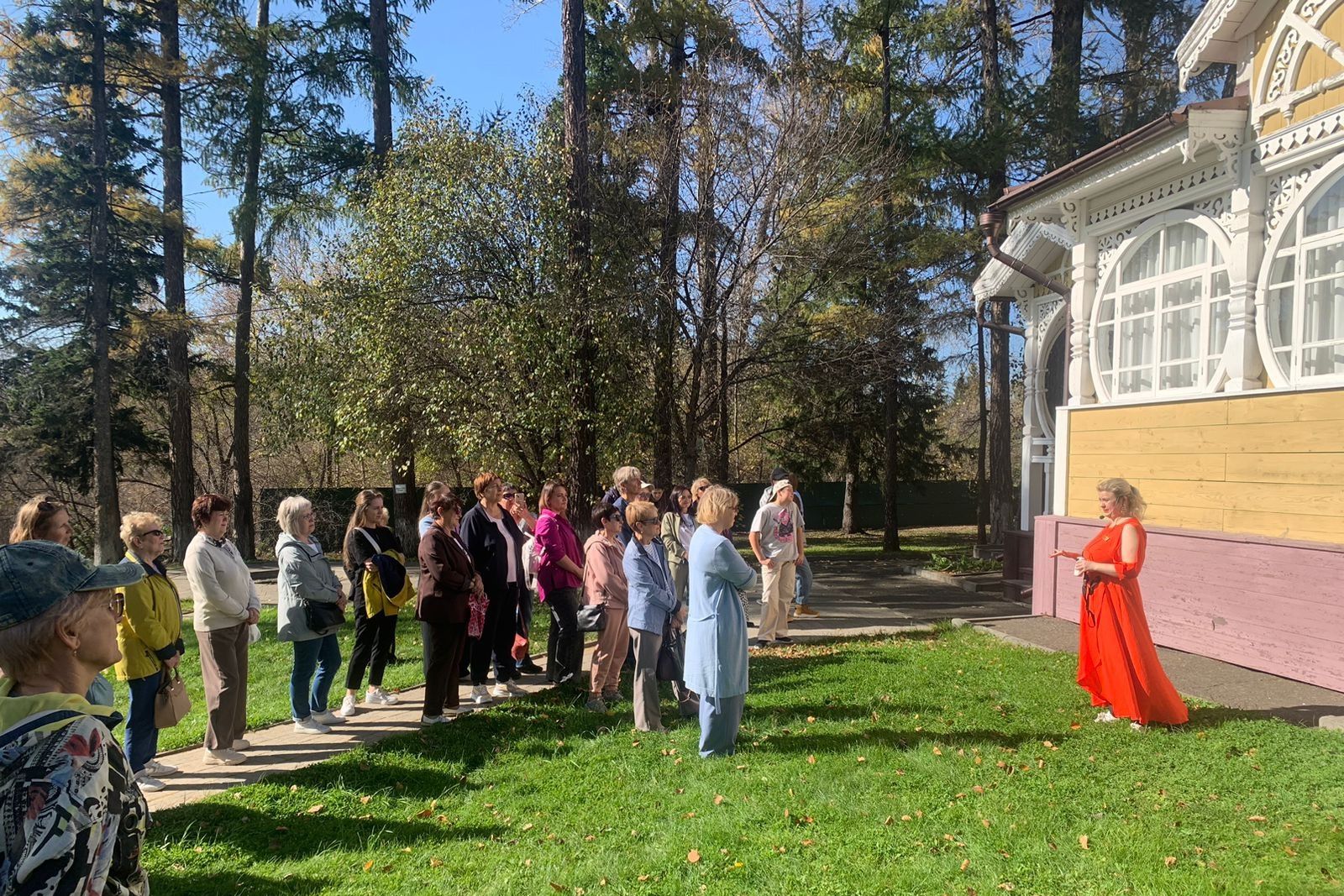 экскурсионный флешмоб на усадьбе Платонова_Сосновый бор_sb22ru.jpg