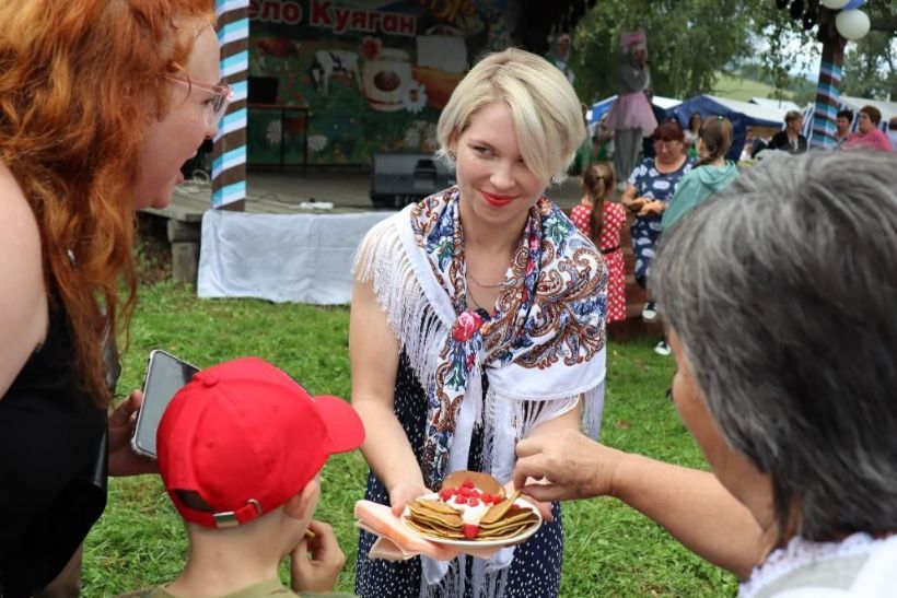 угощения на фестивале Сырная деревня в селе Куяган_altmkc.ru.jpg