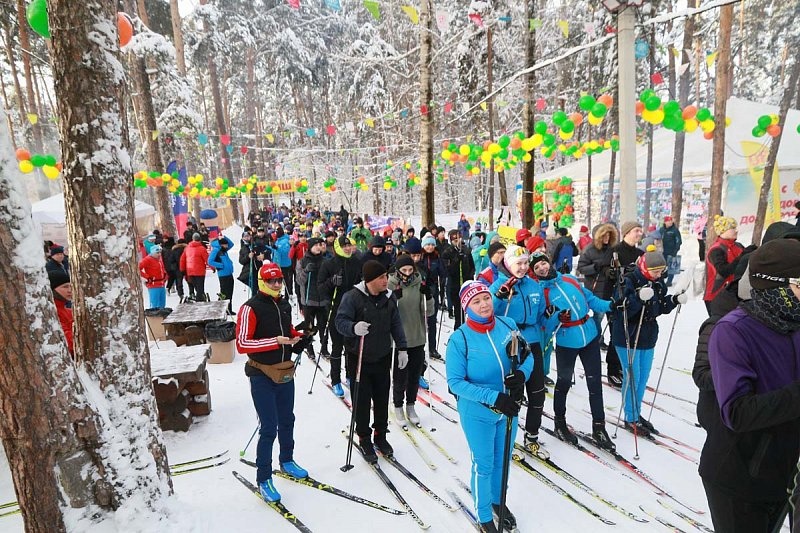 старт участников лыжного марафона на барнаульской Трассе здоровья_Надежда Попова.jpg