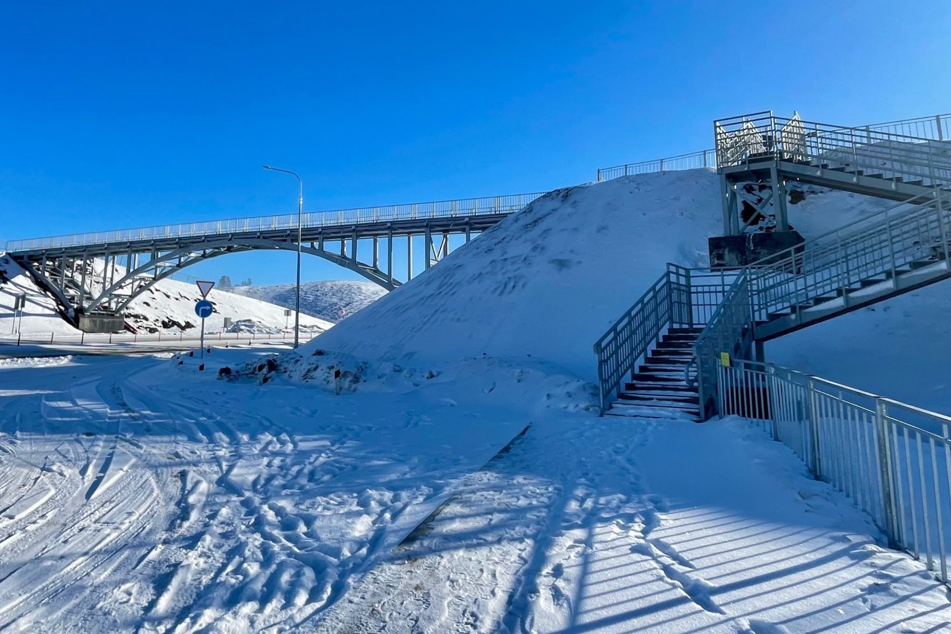 лестница на виадук Бирюксинского перевала_Юлия Рехтина.jpg