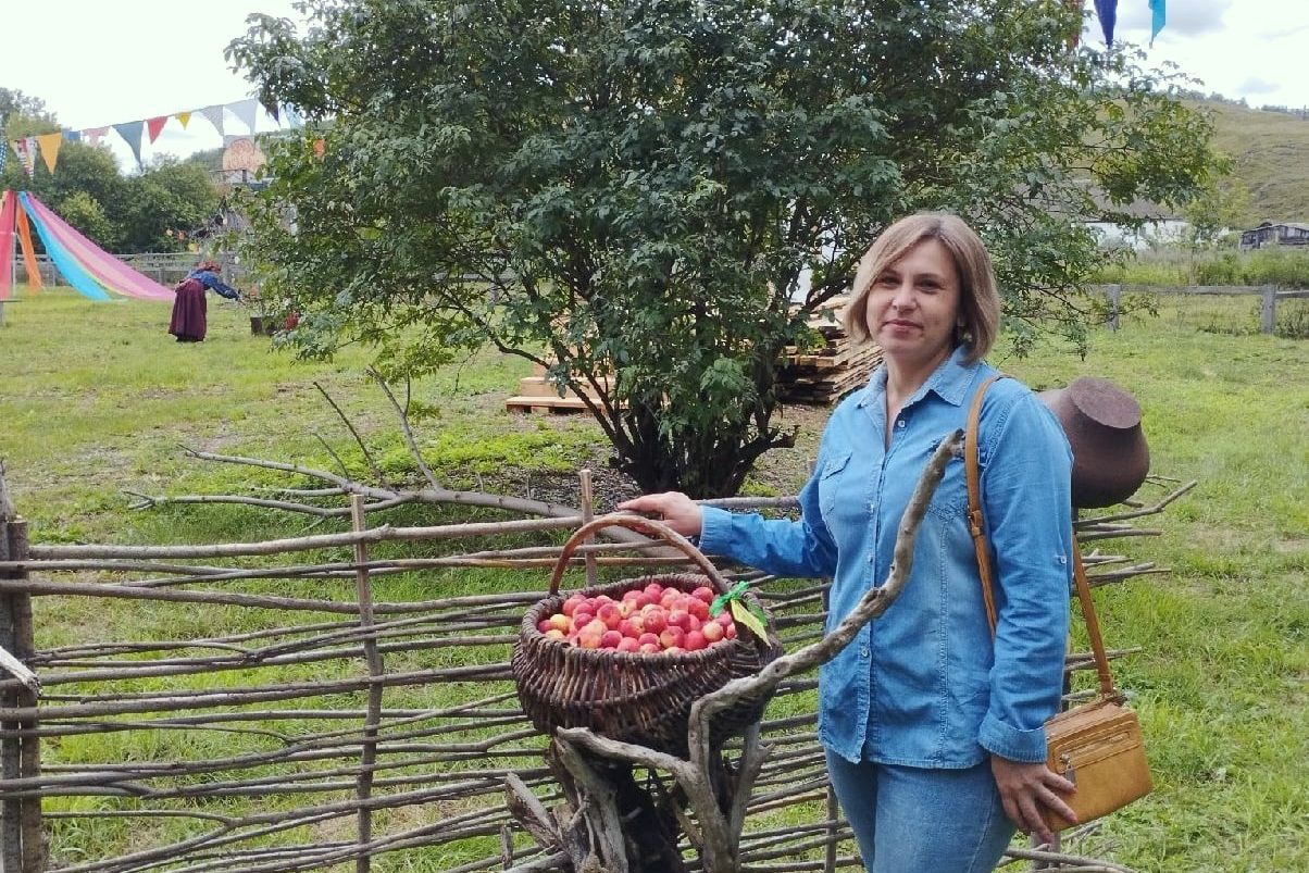 яблочный пир в Сибирячихе_Ирина Попкова.jpg