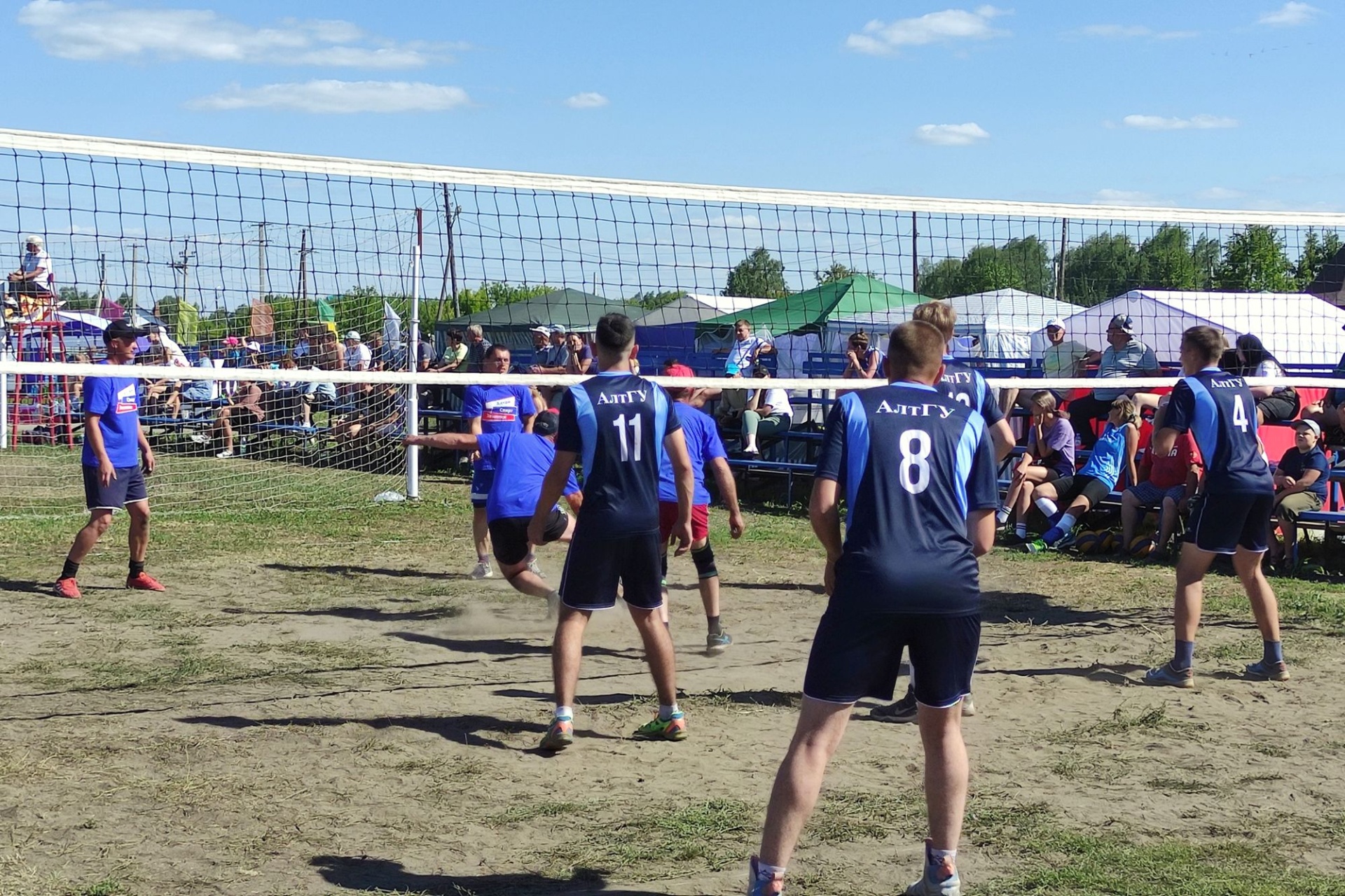 участники соревнований на фестивале Земляки в Верх-Обском_zemlyaki23.jpg