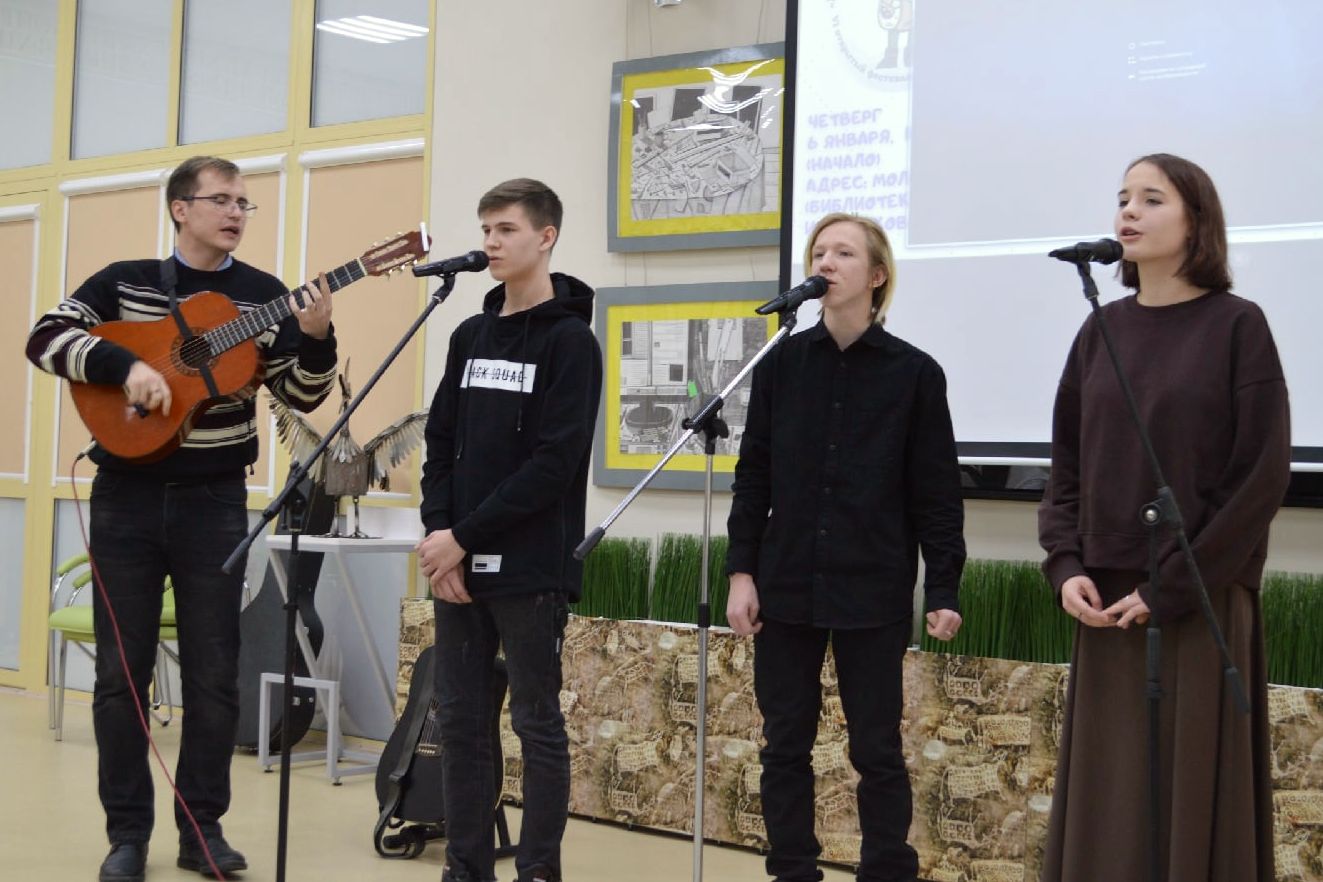 участники фестиваля По старинной по привычке-2022_schoolguitar22.jpg