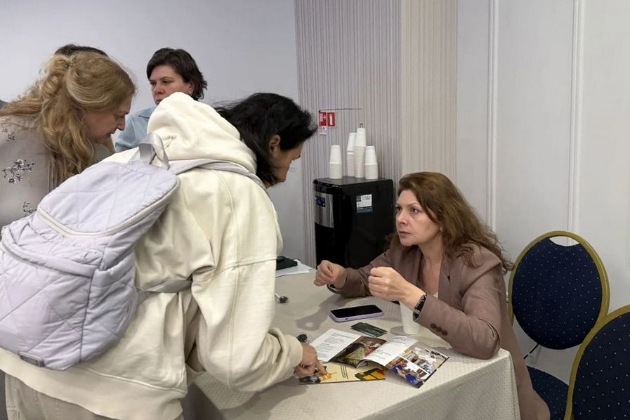 представители санатория Сосновый бор на роуд-шоу в Екатеринбурге_Елена Седых.jpg