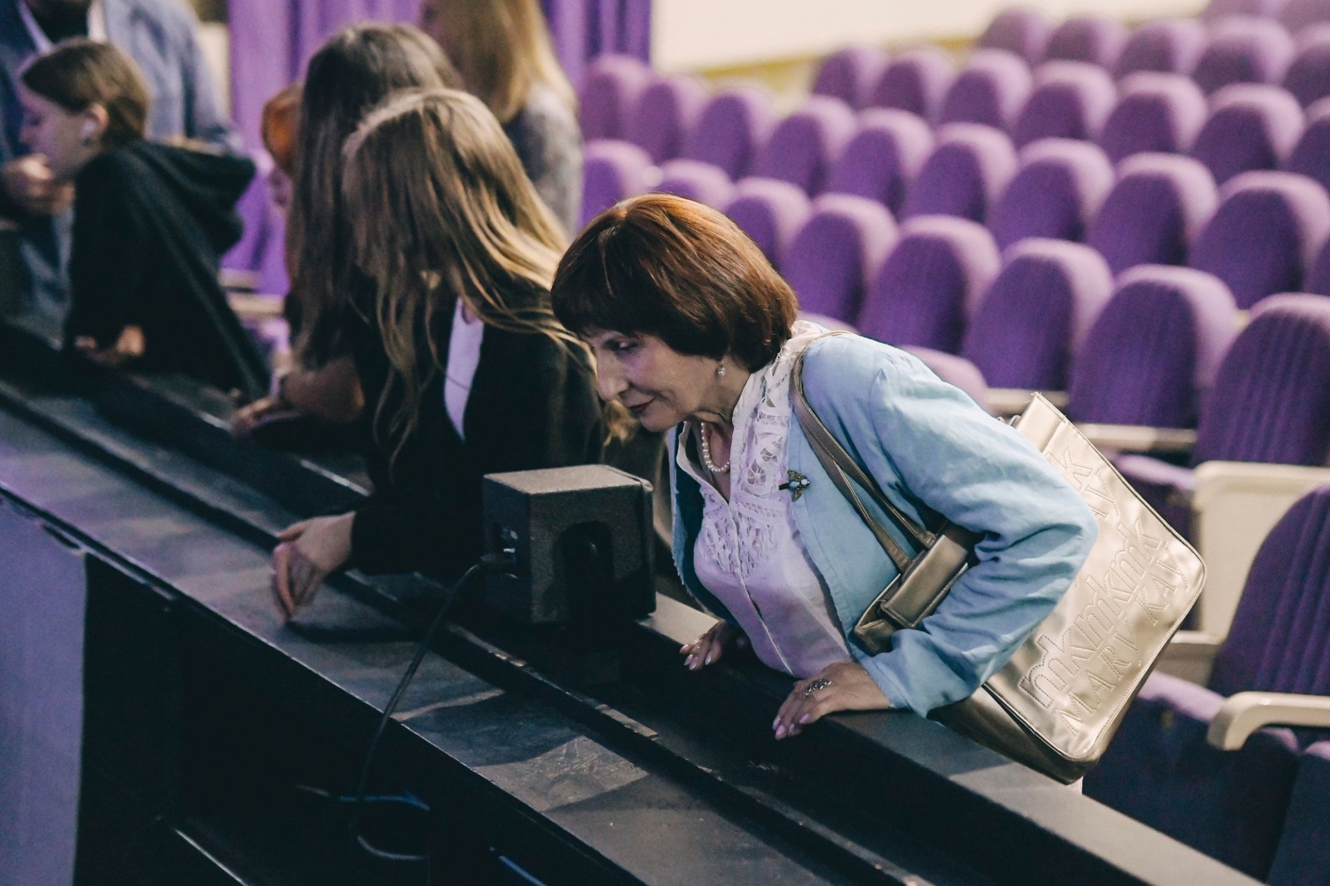 участники Экскурсионного флешмоба в Музыкальном театре Алтая_muzkom22.jpg