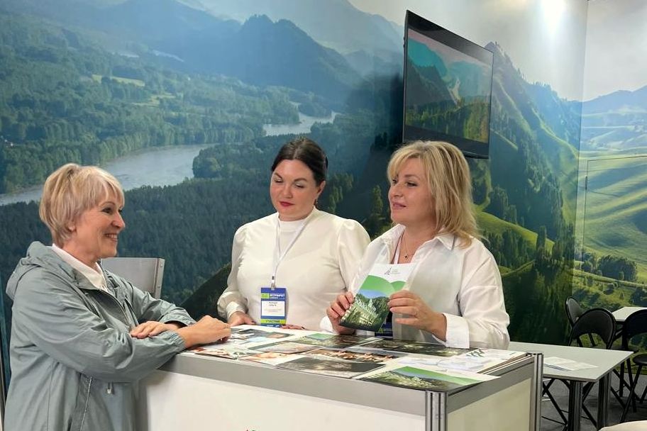 сеть санаториев Курорт Белокуриха на стенде Алтайского края на Интурмаркет-Байкал_Сергей Попович.jpg