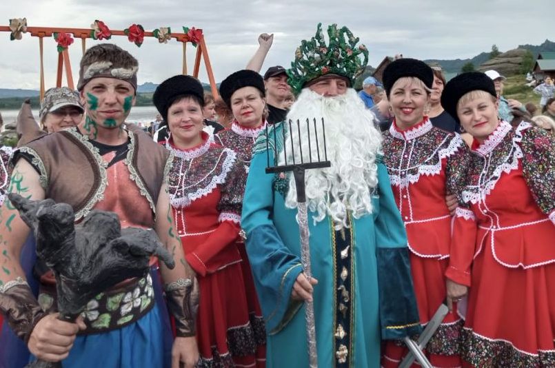 участники праздника Чилима на Колыванском озере_kurya-mkc.ru.jpg участники праздника Чилима на Колыванском озере_kurya-mkc.ru.jpg