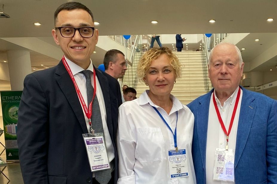 Айдарбек Исаханов и Александр Разумов на форуме Здравница_a.isakhanov82.jpg Айдарбек Исаханов и Александр Разумов на форуме Здравница_a.isakhanov82.jpg