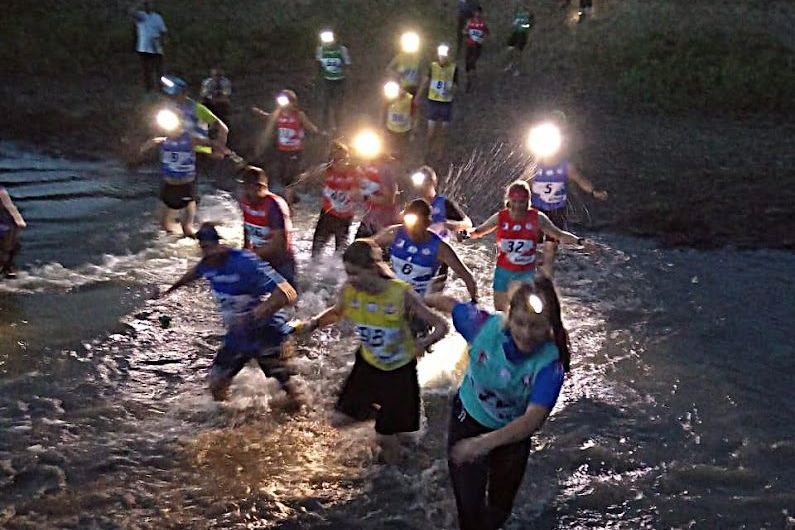 участники ночного забега на Алтайском рогейне_Софья Захарова_rogain22.jpg