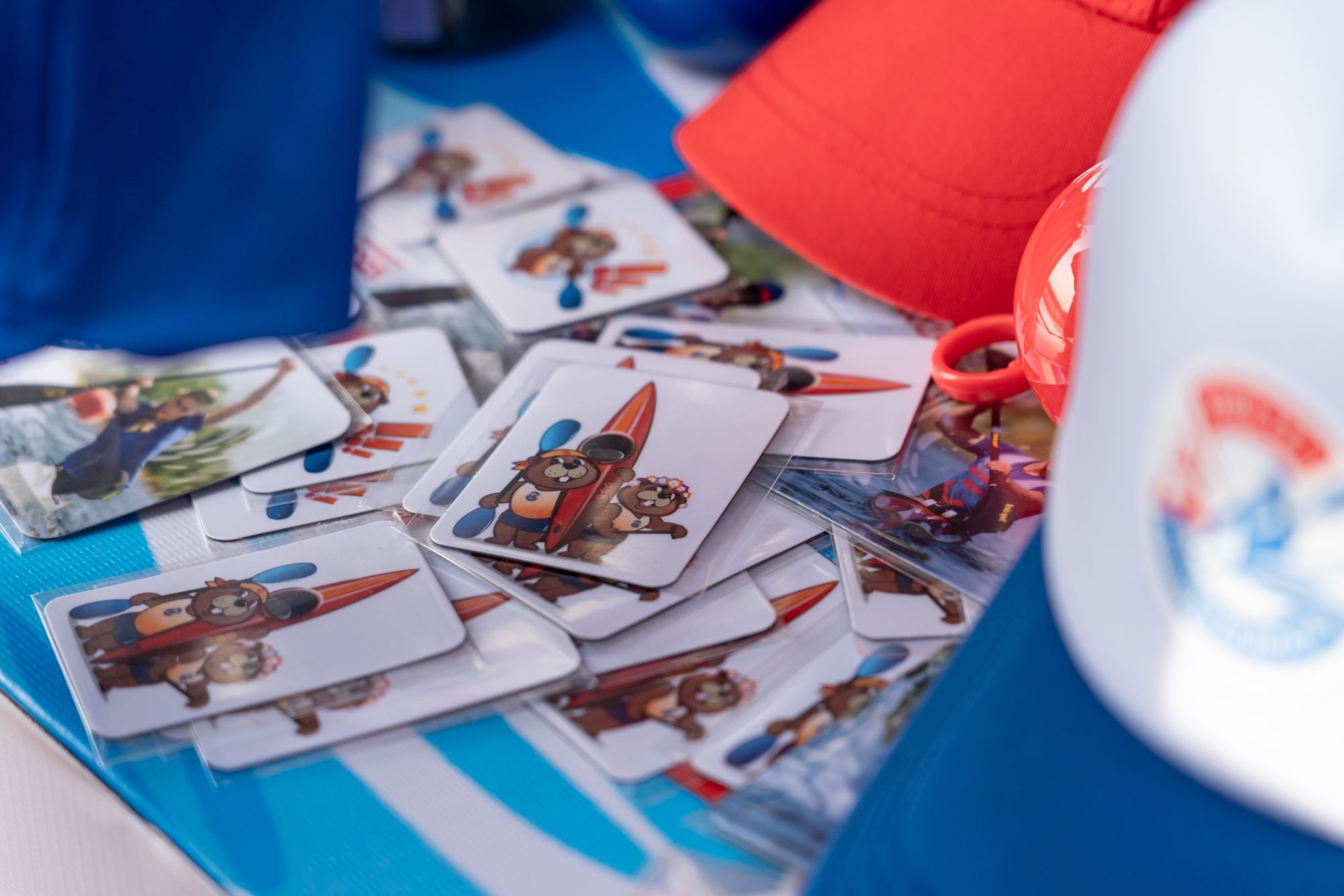 сувениры с символикой фестиваля Алтайская регата_Дмитрий Днепровский.jpg