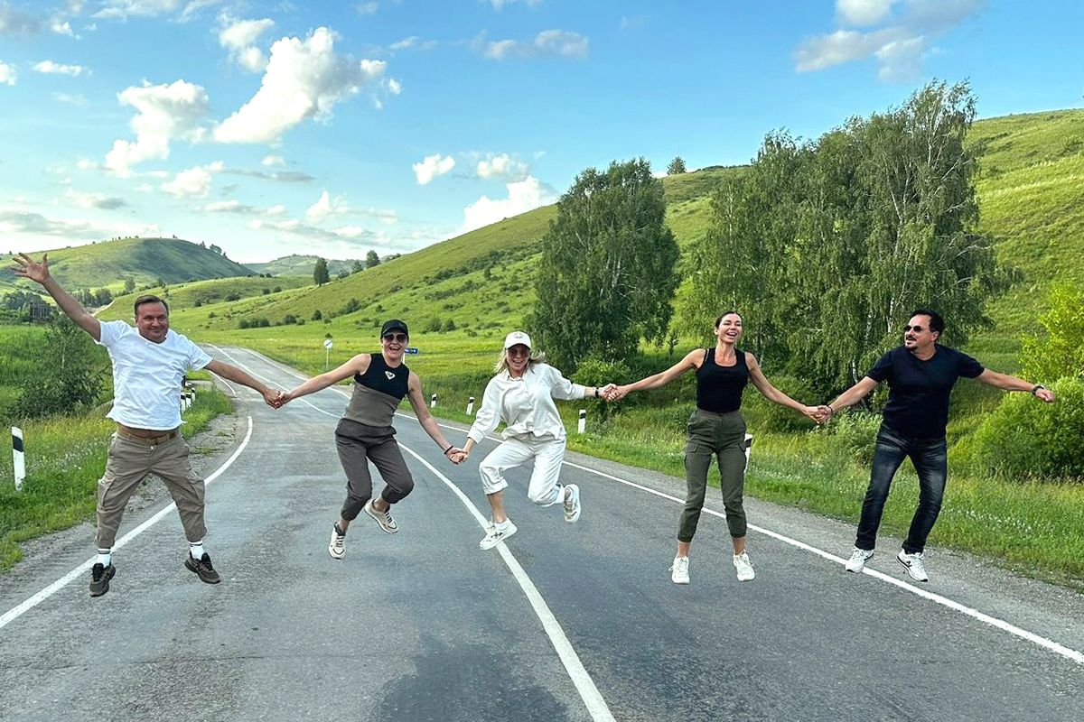 участники локейшн-тура ч предгорьях Алтайского края_altaimck.jpg