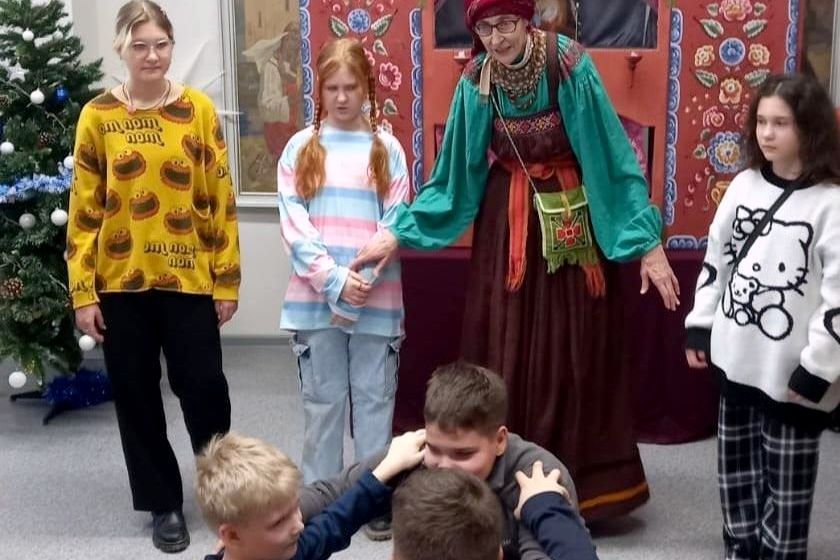 Вероника Бодрова проводит святочную вечерку в Художественном музее_muzeighmak.jpg