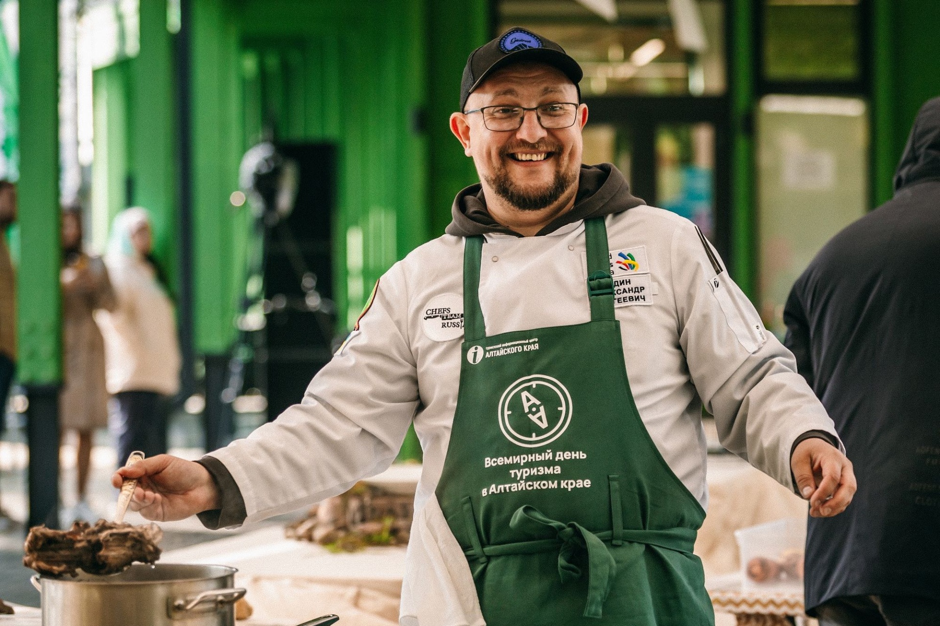 победитель кулинарного поединка в парке Изумрудный_Елена Захарова.jpg