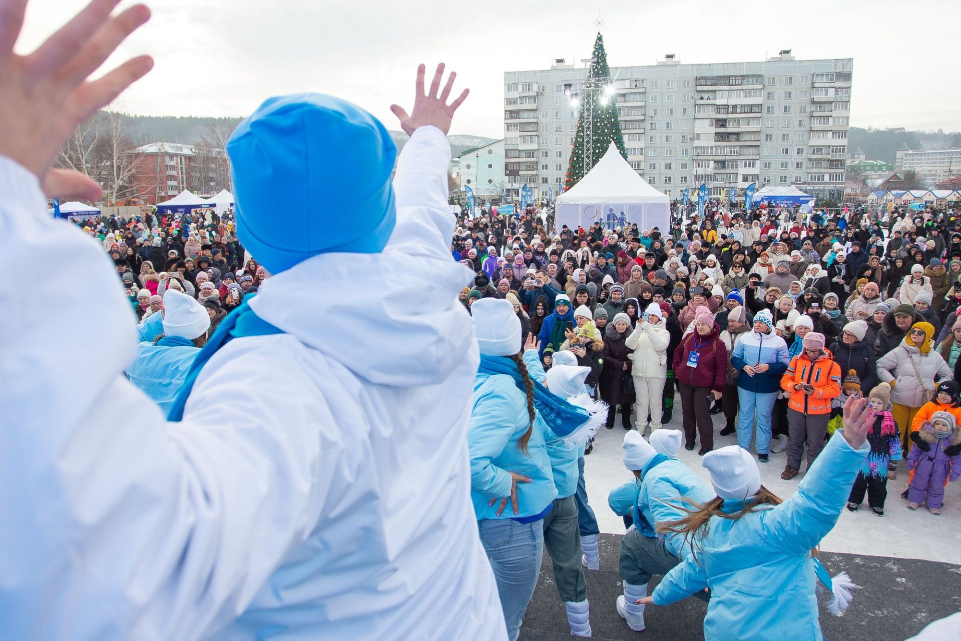 зрители Алтайской зимовки_Всеволод Клещев.jpg