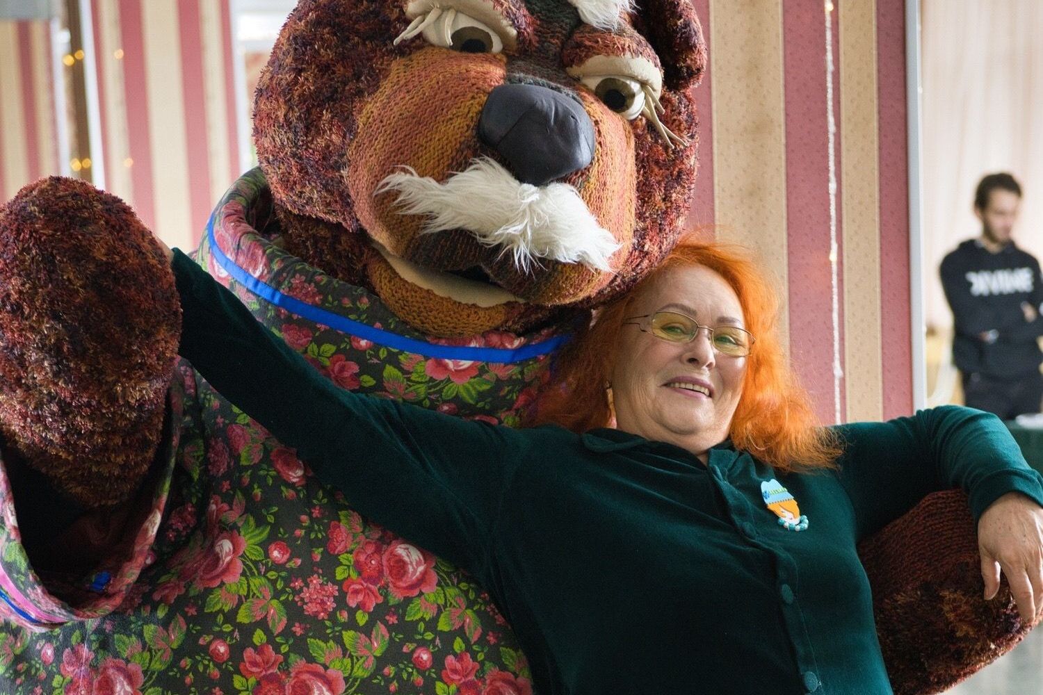 театр Куклы-Великаны ы на фестивале Декада серебряного возраста_dekadasv.jpg