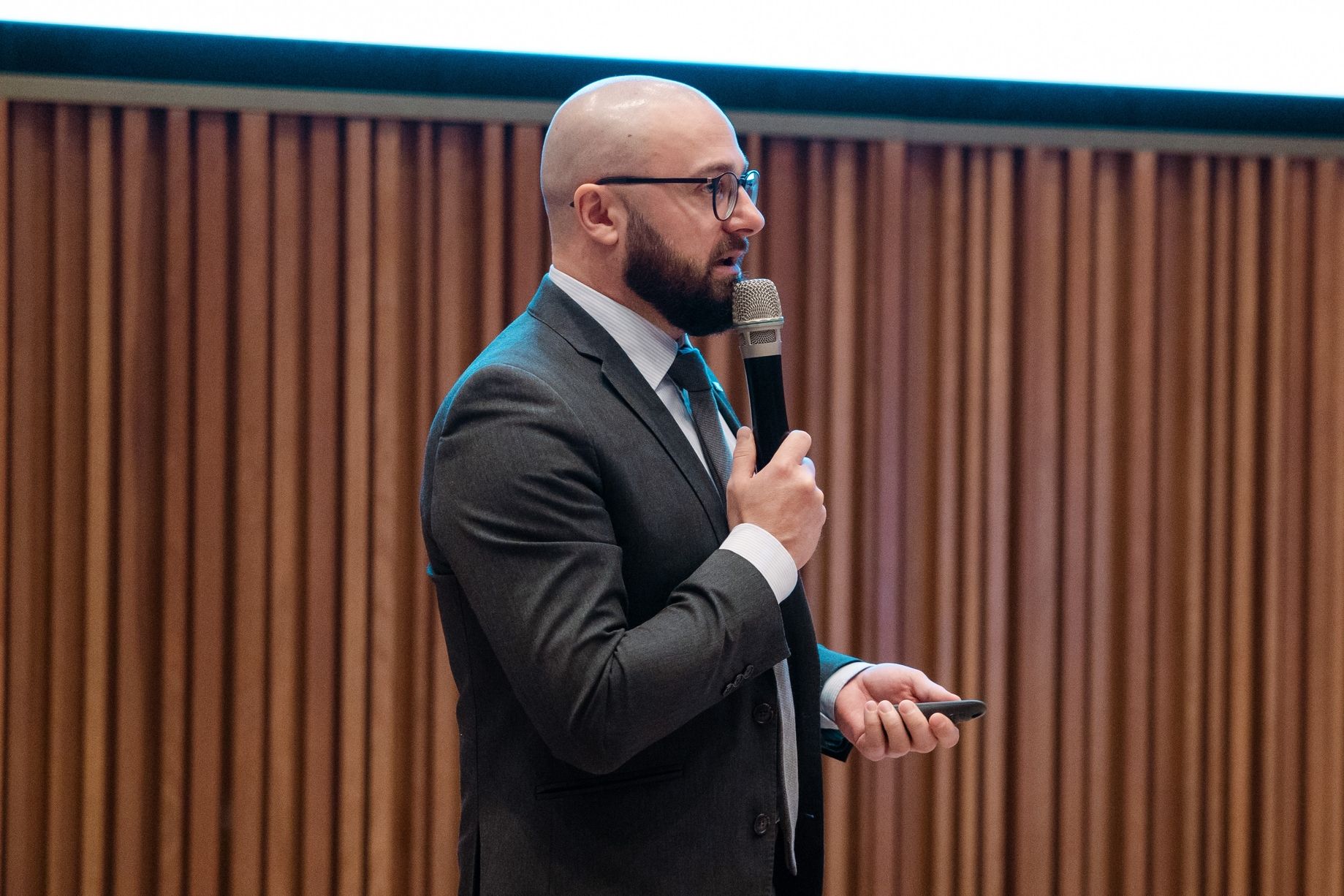 Александр Седов руководитель направления Сибирь в компании HRS на бизнес-завтраке Аоьянса отельеров Алтая_hrs.ru.jpg Александр Седов руководитель направления Сибирь в компании HRS на бизнес-завтраке Аоьянса отельеров Алтая_hrs.ru.jpg