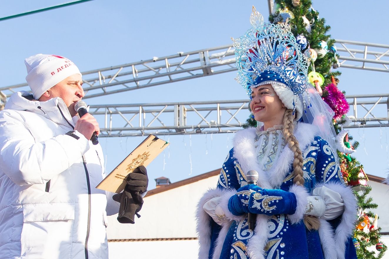 Снегурочка из Алтайской Резиденции Деда Мороза_altaydedmoroz.jpg