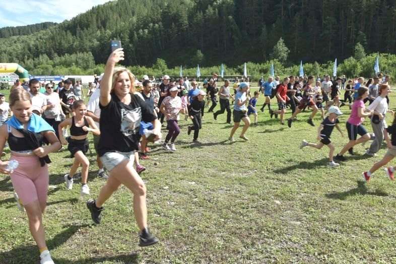 участники забега на гору Муха_altaisport.ru.jpg