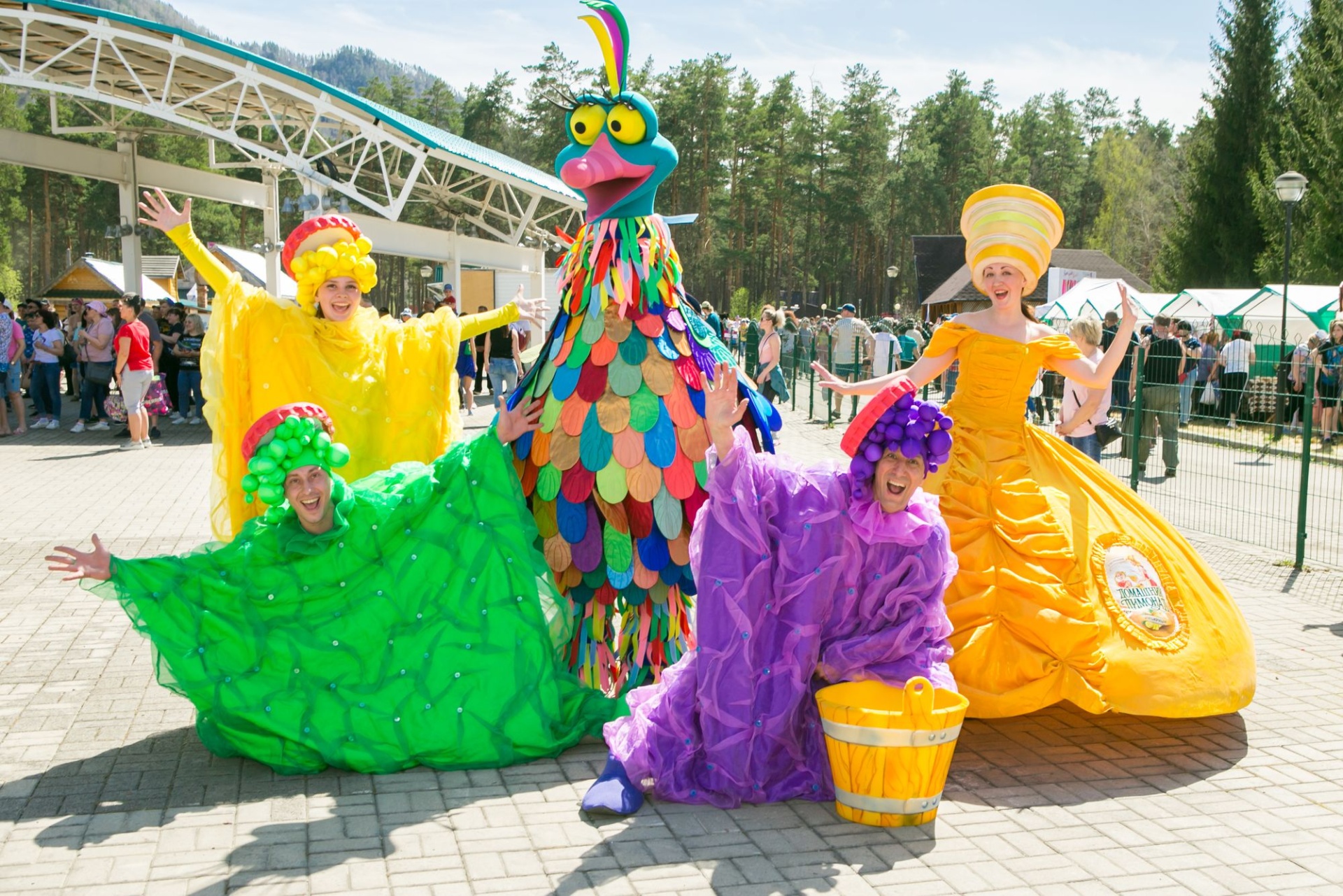 театр Куклы Великаны на фестивале Цветение маральника_Владимир Вдовин.jpg