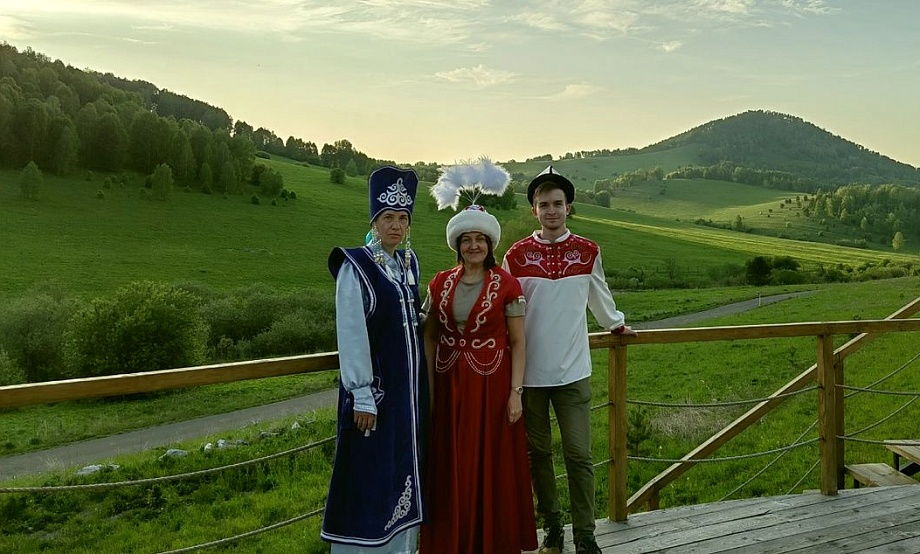 В «Алтайском кочевье» можно сделать костюмированную фотосессию и приобрести этносувениры