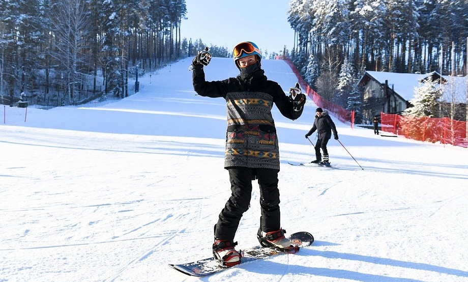 В Белокурихе горнолыжный сезон начали «Благодать» и санаторий «Россия». Катки залили у отеля «Эхо» и на «Лесной сказке»