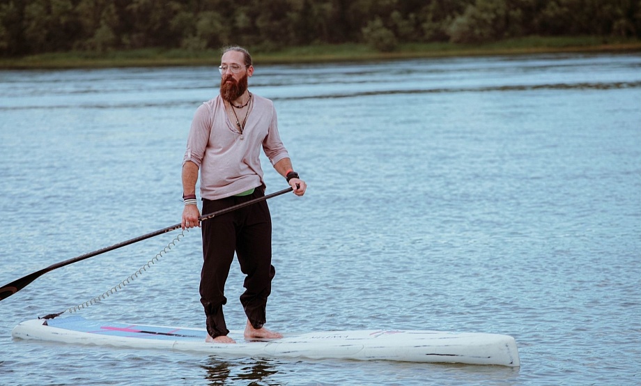 К 80-летию Победы бийский сапсерфер в одиночку пройдет по Оби к Новосибирску на «Бессмертном сапе»