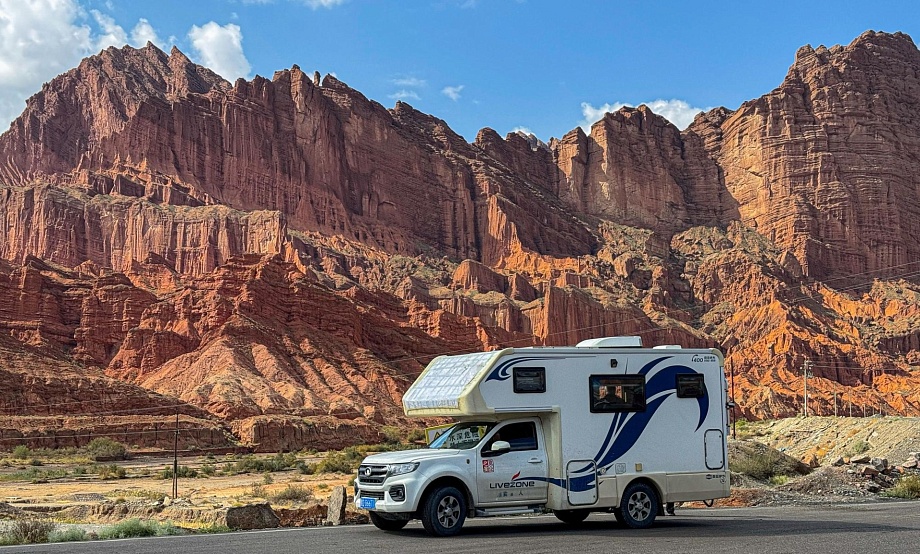 Втроем в автодоме по горам Китая: тандем Выдающегося и Заслуженного путешественников приглашен на турклуб «Шишковки»