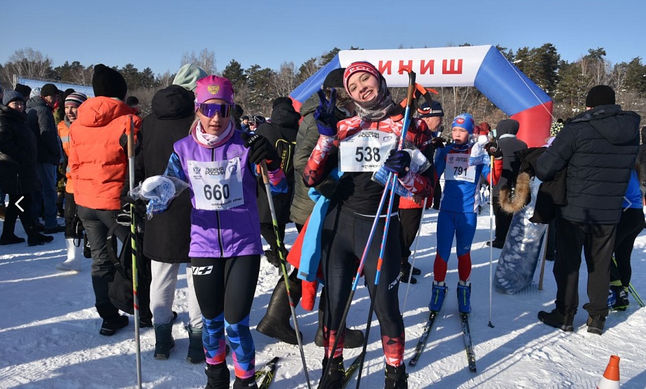 Готовимся к весне на лыжне, примеряем будущее на фестивале игр, ныряем в прошлое на балу: разный досуг на выходных