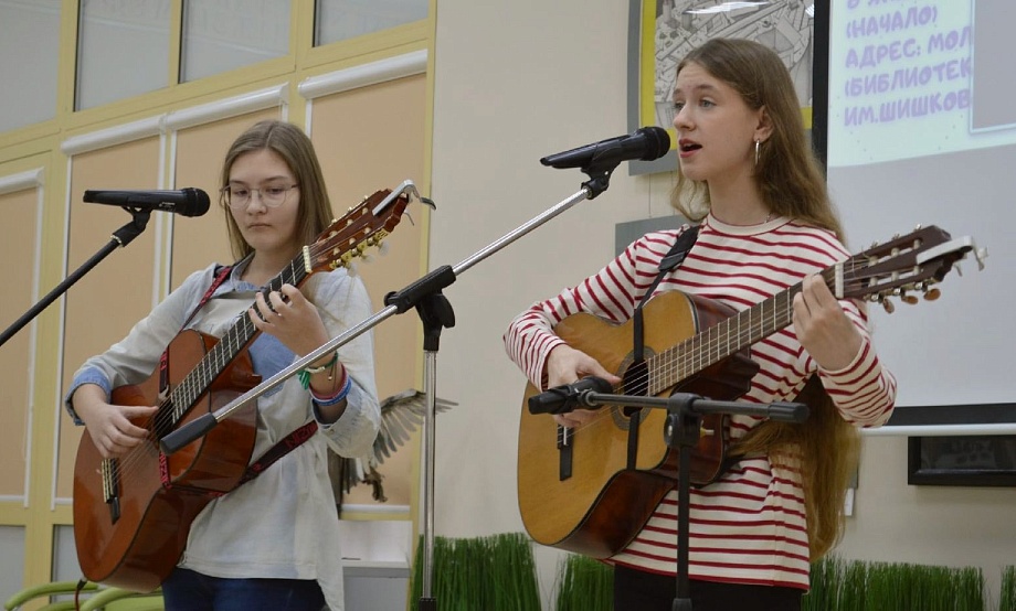 Молодые голоса и бардовские песни – перед Рождеством на фестивале в «Шишковке»